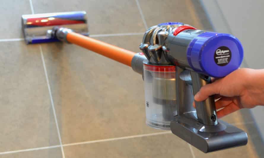 dyson v8 review