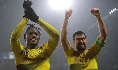 Borussia Dortmund beat Atalanta in the round of 32.
