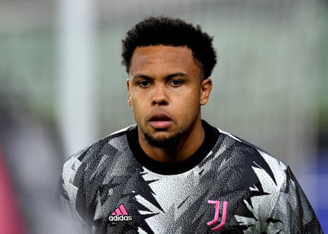 The American midfielder Weston McKennie has moved to Leeds on loan from Juventus.