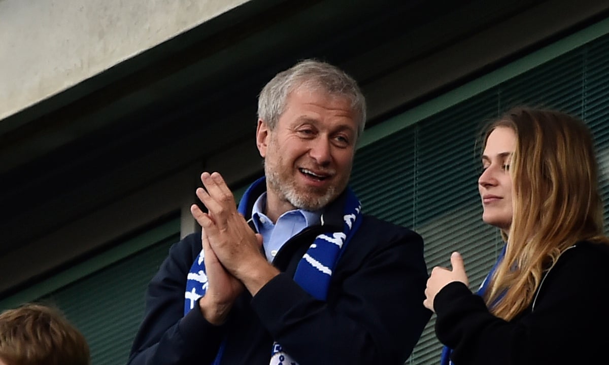 Roman Abramovich Is As Involved In Chelsea As Ever Says Chairman Bruce Buck Chelsea The Guardian