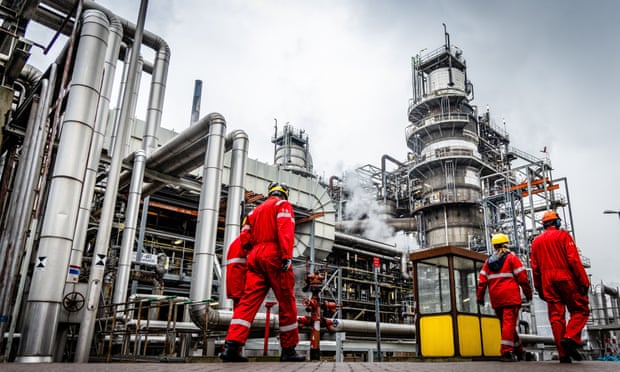 The Fading Oil Boom: Why Russia’s War and Trump’s Push to Drill Could Leave the Market in Ruins The Fading Oil Boom: Why Russia’s War and Trump’s Push to Drill Could Leave the Market in Ruins