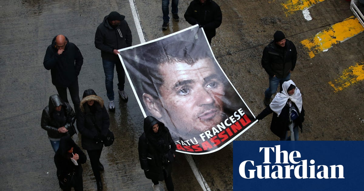 Corsica: France calls for calm after nationalist dies from prison attack