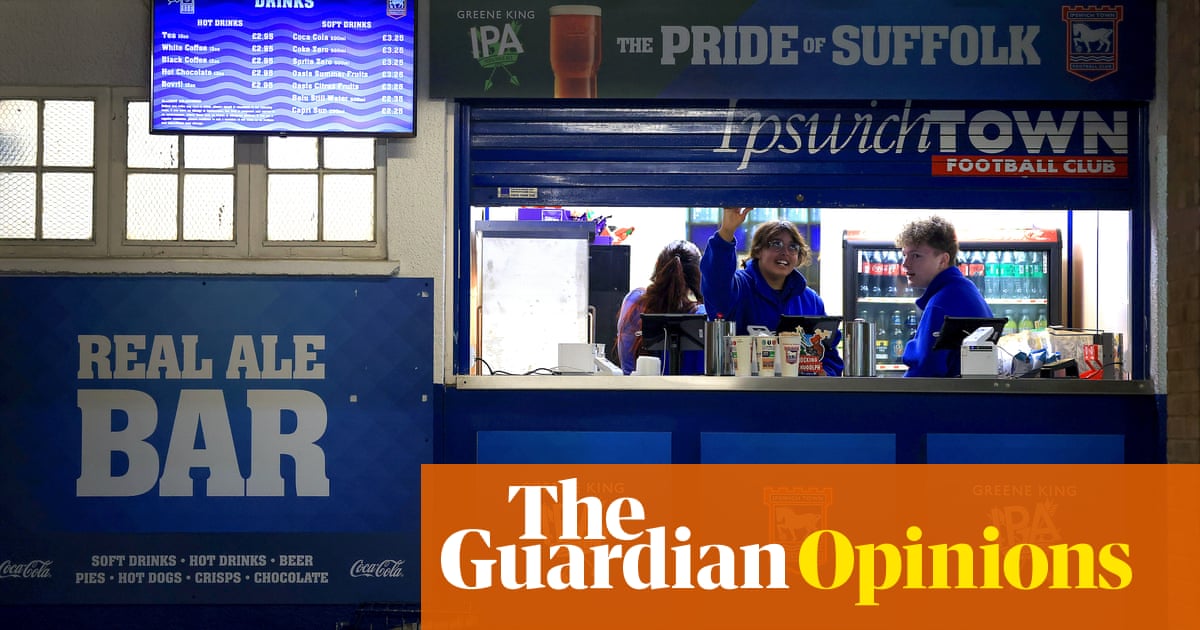 Proposals, tears and flying pies: my life behind the bar on football’s concourses | Honor Pullman Proposals, tears and flying pies: my life behind the bar on football’s concourses | Honor Pullman