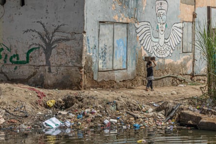 Contaminación en el río Nilo en El Cairo.