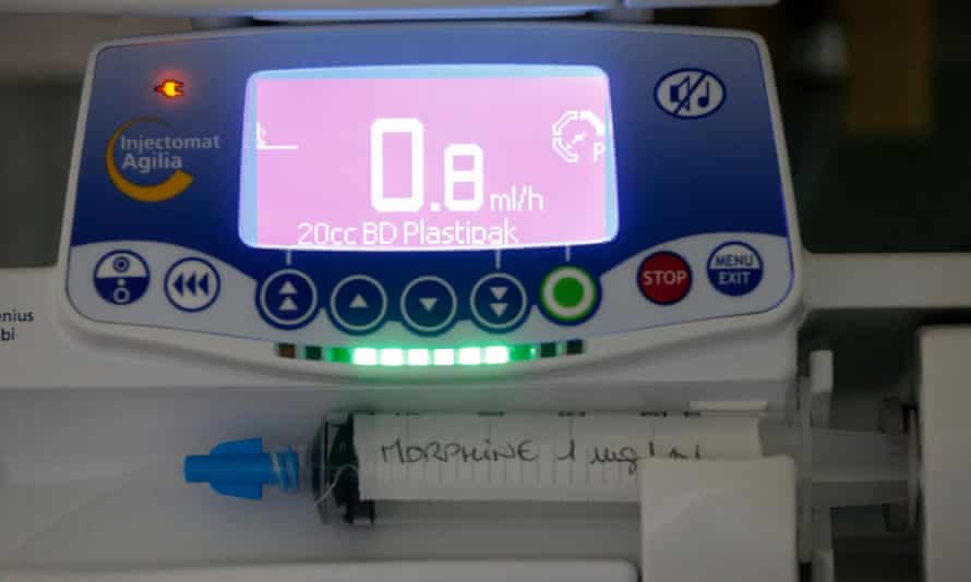 An electric syringe pump administering morphine in Congo-Brazzaville