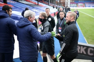 Crystal palace v leicester city: premier lig - canlı! 2 kasper schmeichel ve roy hodgson