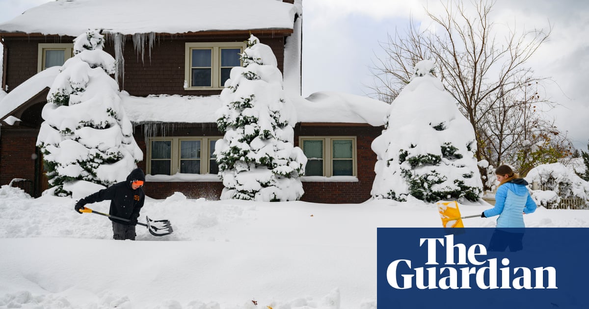 Snow continues to pile up in Great Lakes region with more accumulation forecast