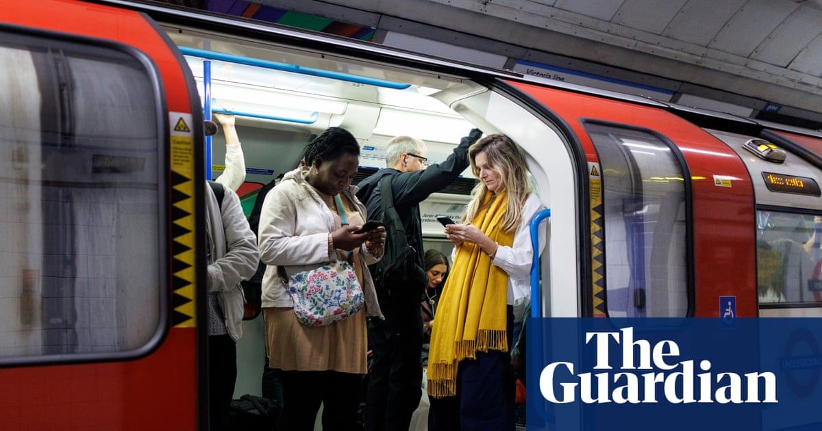 Business and charity leaders urge ministers to lead England's transition to four-day week