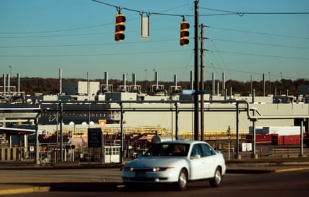 The large General Motors auto factory is seen October 30, 2008 in Moraine, a suburb of Dayton, Ohio. The tiny town of Moraine is bracing as General Motors prepares to shut their sport-utility vehicle plant two days before Christmas this year, abandoning a massive factory on a site that has employed thousands of workers for decades.