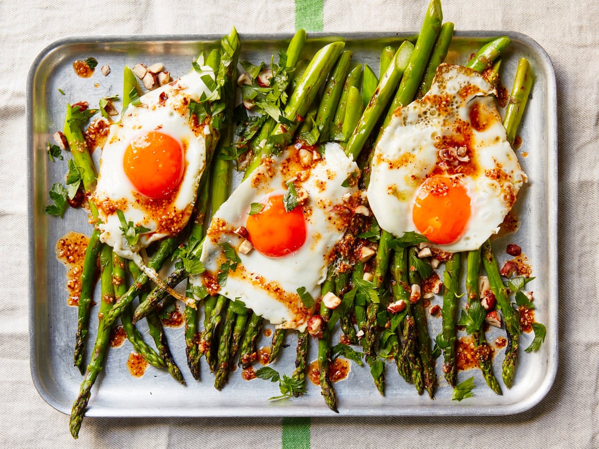 Thomasina Miers' recipe for asparagus with fried egg and salsa