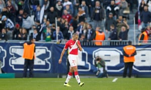 Islam Slimani is sent off for Monaco in their 2-1 to Bordeaux.