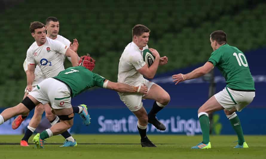 Owen Farrell in possession