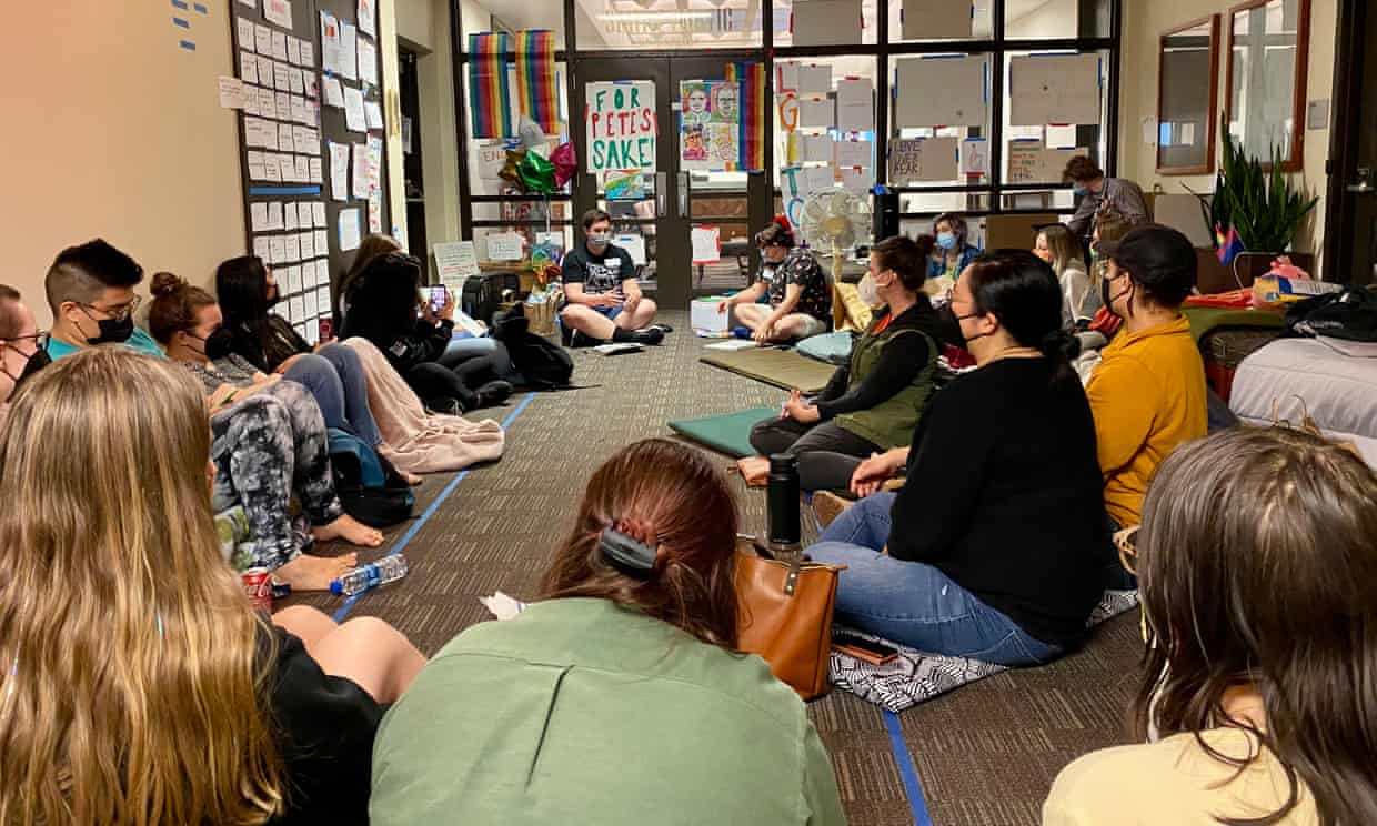 The students staging a sit-in for LGBTQ+ rights at a Christian university (theguardian.com)