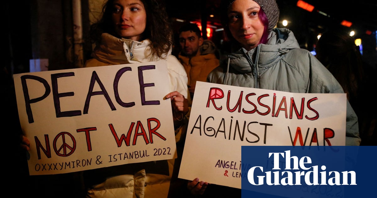 ‘We can’t see the future’: Russians fleeing war seek solace in Istanbul