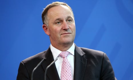 The prime minister of New Zealand, John Key, has repeated his country’s offer to take the 267 asylum seekers facing deportation to Manus Island and Nauru. 