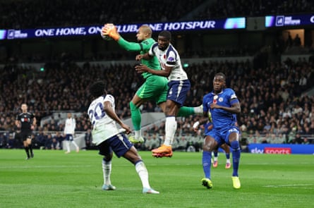 Chelsea's Robert Sánchez claims the ball infront of Tottenham Hotspur's Kevin Danso.
