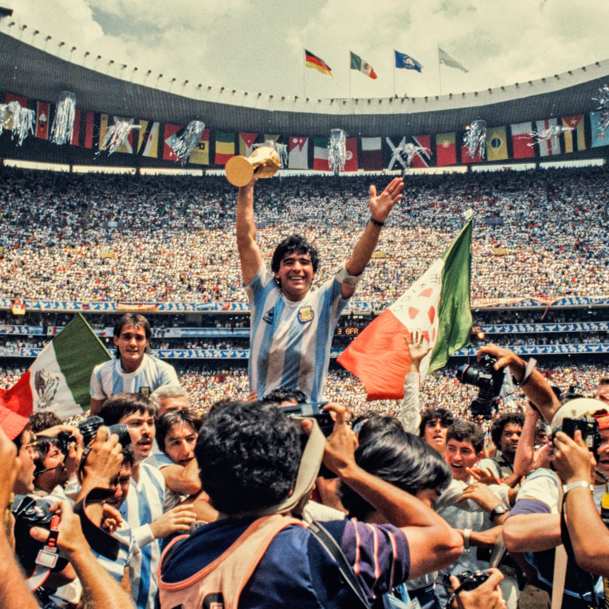 DIEGO MARADONA ARGENTINA 1986 Legends Sticker - World Cup 2018 Panini DIEGO MARADONA ARGENTINA 1986 Legends Sticker - World Cup 2018 Panini