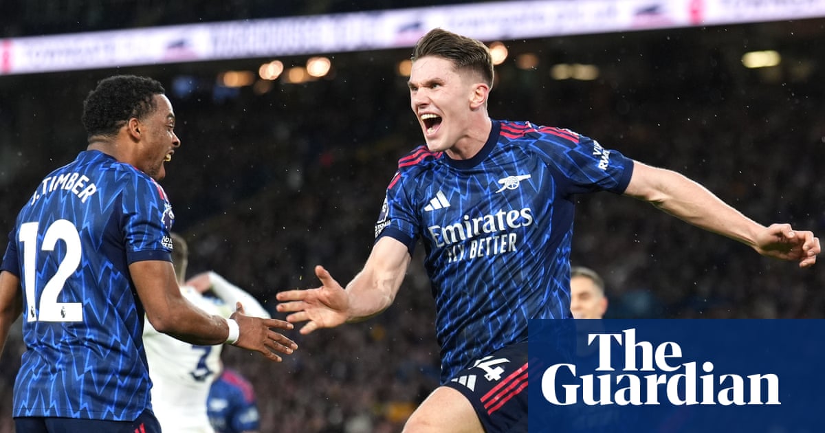 Arsenal stroll back to winning ways against outclassed Leeds and go seven points clear