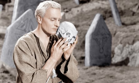 Whispering bitterly … Laurence Olivier as Hamlet.