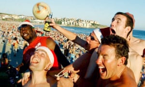 backpackers on Bondi beach