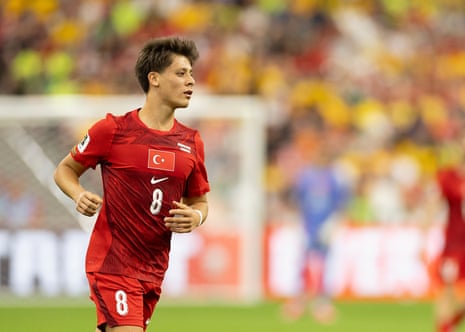 Arda Guler (8) da Turquia