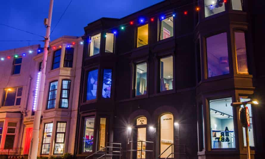 Arte B & amp; B, cerca del muelle norte de Blackpool