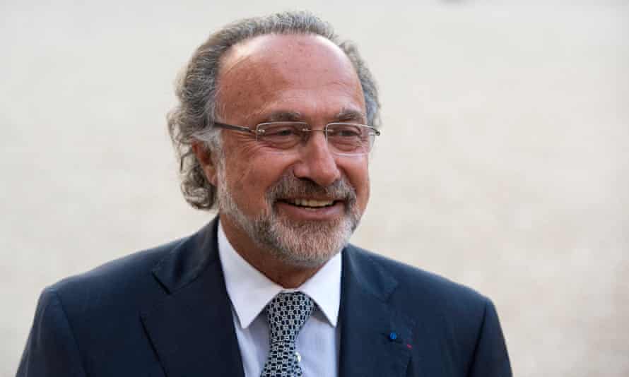 French billionaire politician Olivier Dassault dies in helicopter crash | France | The Guardian