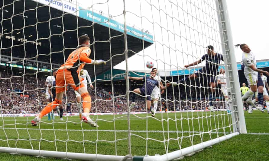Rodri heads Manchester City into the lead.