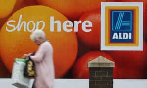 Toko supermarket Aldi di London.