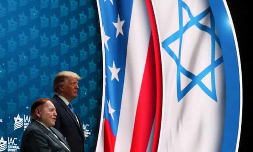 Sheldon Adelson, Casino Magnate and Trump Major Donor, Dies Aged 87 1 Donald Trump stands on stage alongside Sheldon Adelson before delivering remarks at the Israeli American Council National Summit in Hollywood, Florida, on 7 December 2019.