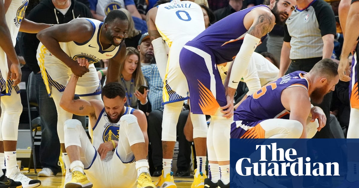Stephen Curry suffers broken hand as shell-shocked Warriors woes mount