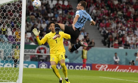 Matías Viña’s attempts to score against Kim Seung-gyu