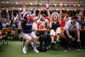 England fans cheer as Chloe Kelly scores a penalty to win the Euro 2025 final against Spain
