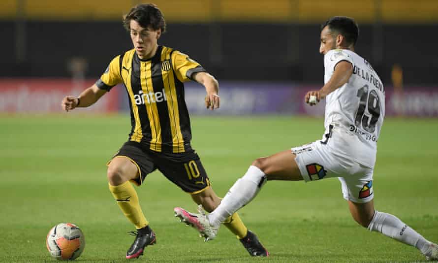 Facundo Pellistri: ‘I wrote to Ole. He gave me the chance to play for United’ | Soccer 1 4856