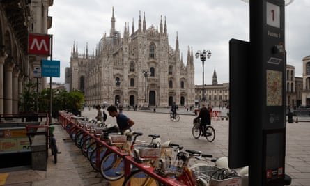 A docking station for rented bikes in Piazza del Duomo