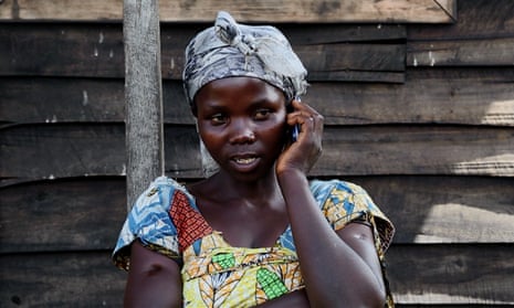 A woman in the Mugunga III camp for displaced people in Goma, eastern Democratic Republic of the Congo, takes part in a WFP survey on food security.