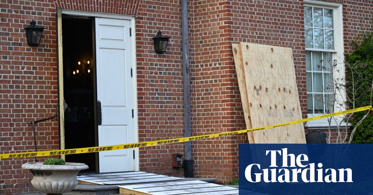 Pennsylvania arson suspect planned to beat governor with hammer, documents say