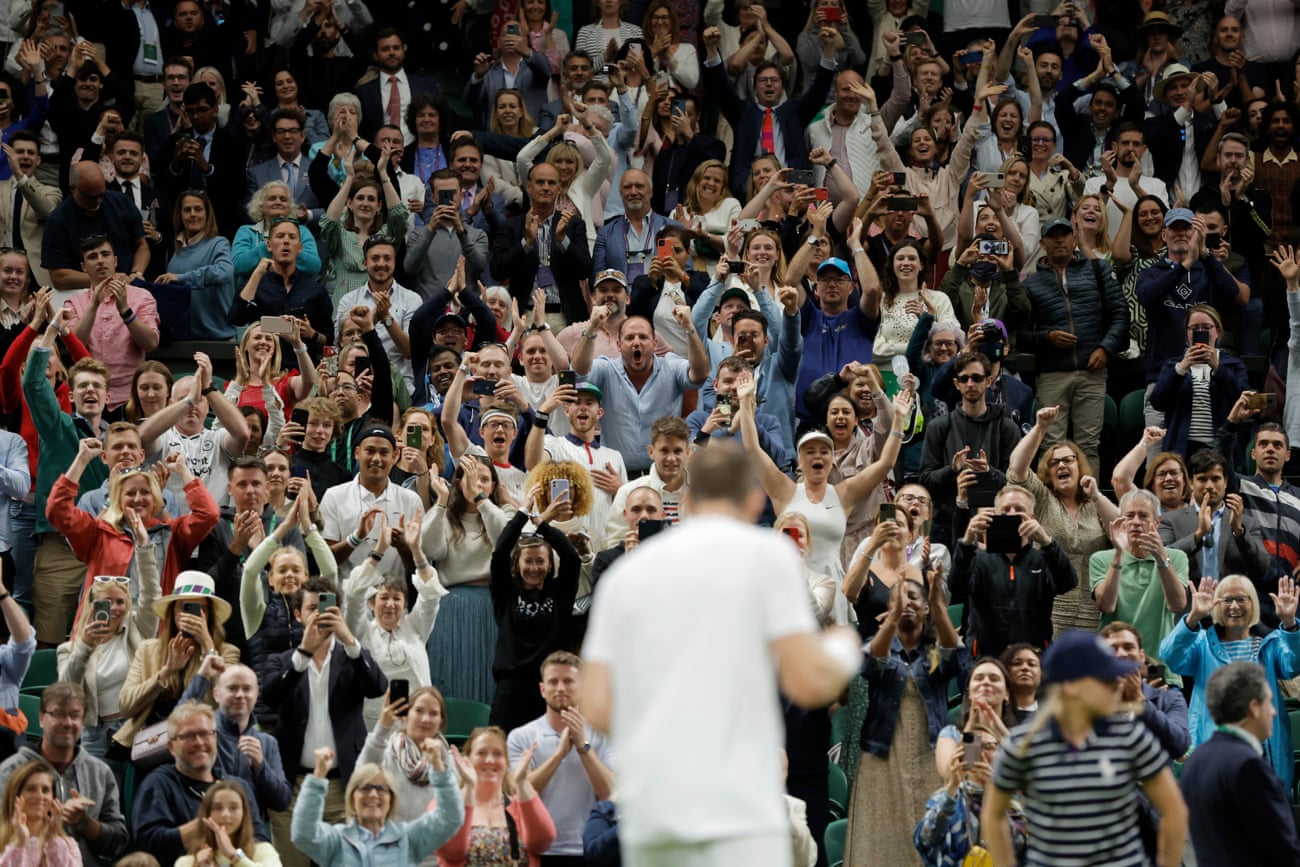 Tom Jenkins’ best shots of Wimbledon 2022 – in pictures | Wimbledon 2022 6 The crowd celebrate Andy Murray’s victory over James Duckworth on Centre Court during day one of the 2022 Wimbledon tennis championships.