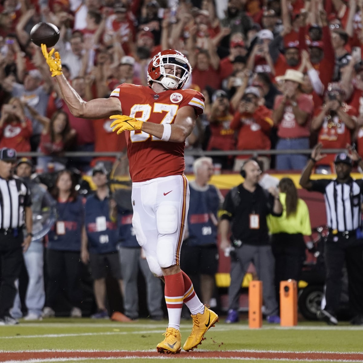 Kansas City Chiefs on X: Despite not playing last week, no player has more  touchdown catches this season than @tkelce 