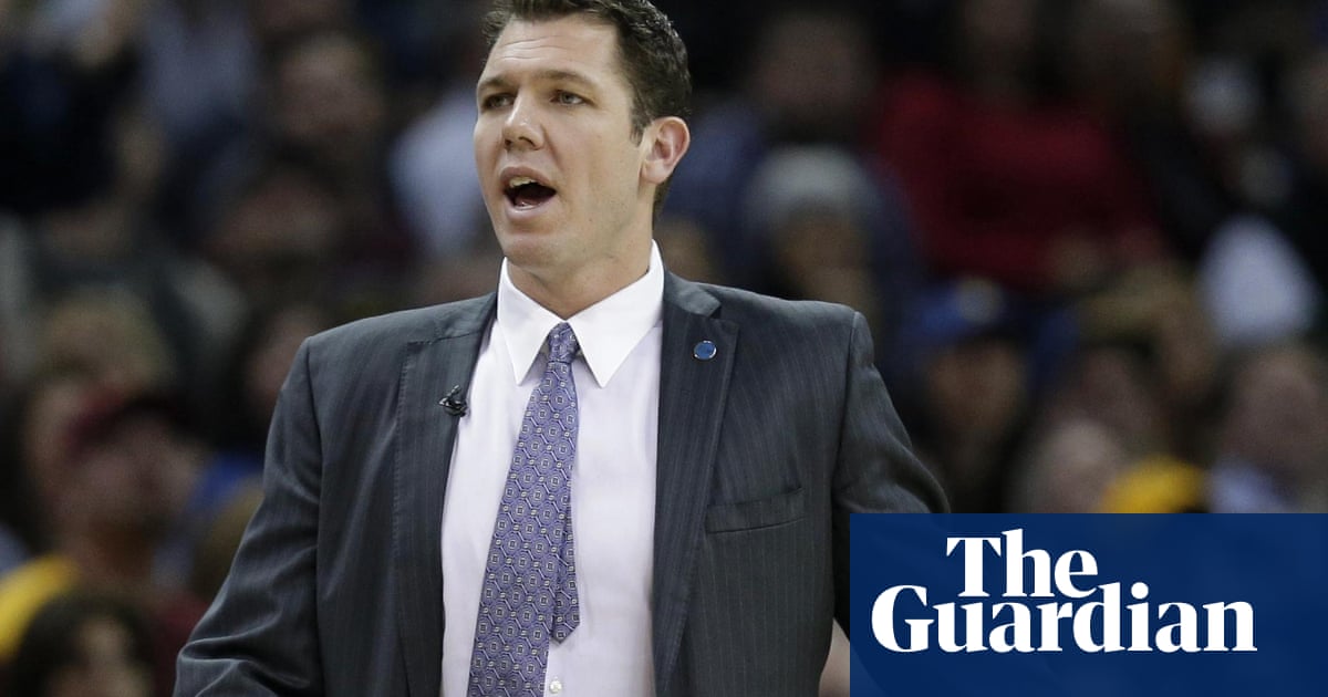 Lakers Tab Warriors Assistant Luke Walton As Head Coach In Dramatic Hire Los Angeles Lakers The Guardian