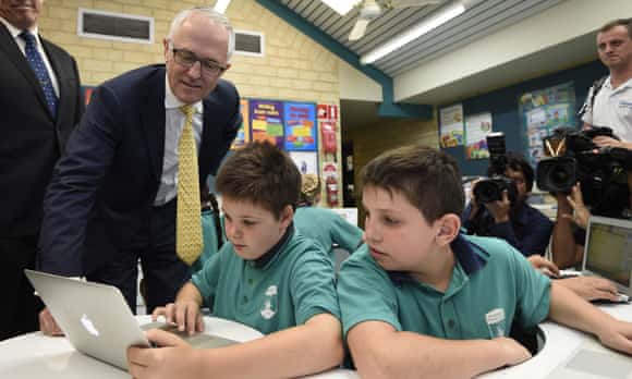 Malcolm Turnbull visits a school in Perth.