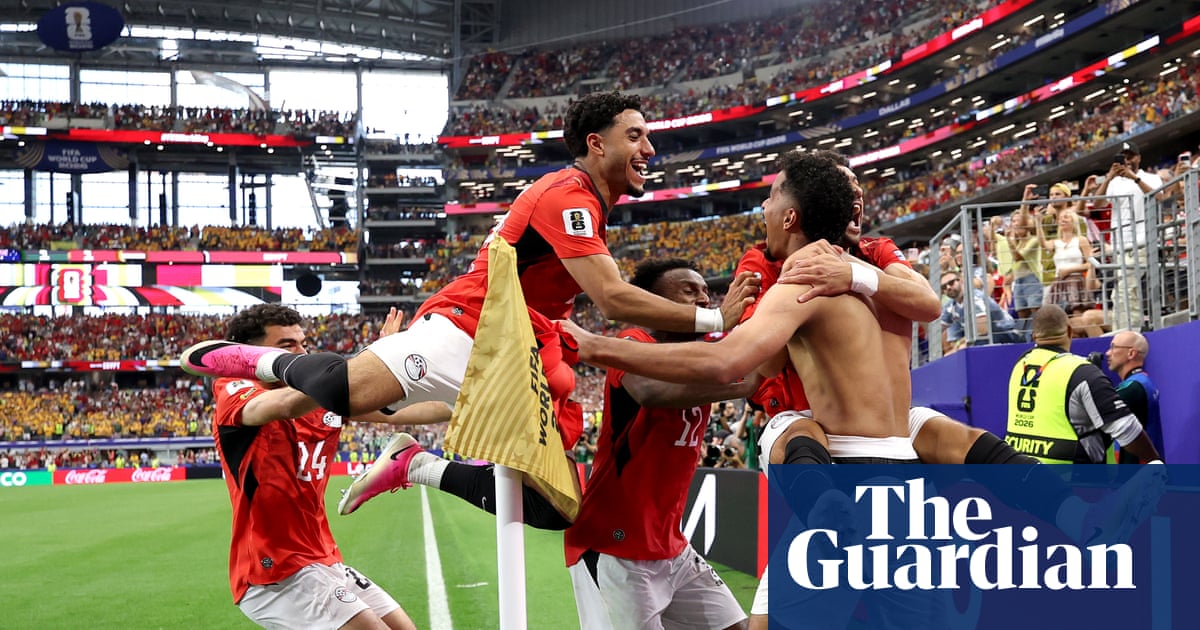 Egypt hold nerve in shootout to sink Australia and reach last 16