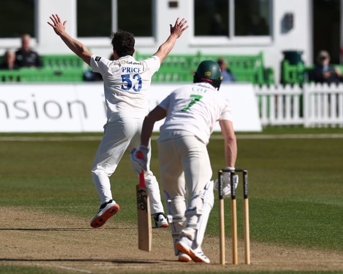 County cricket: Sussex beat Leicestershire, Yorkshire draw against Glamorgan – as it happened