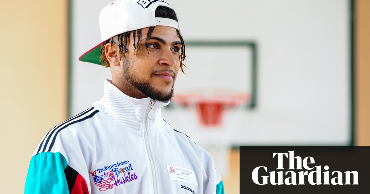 DeAndre Yedlin: ‘Rafa Benítez is loved at Newcastle. We need to keep him’ | Football | The Guardian