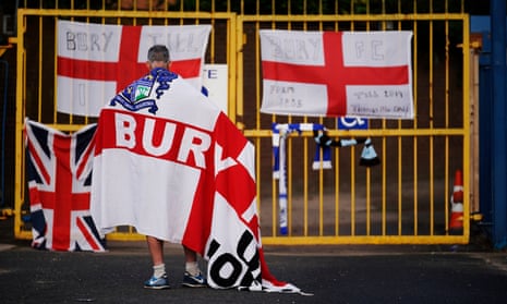 URGENTE! O Bury, da League One, que se - Bate Bola Inglês