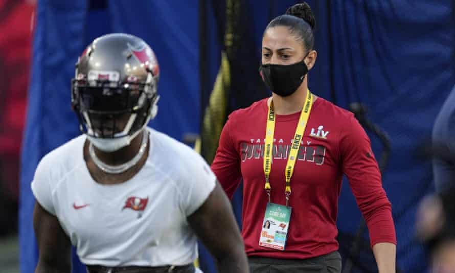 El entrenador de fuerza y ​​acondicionamiento de los Tampa Bay Buccaneers, Maral Javadifar, es ahora campeón del Super Bowl