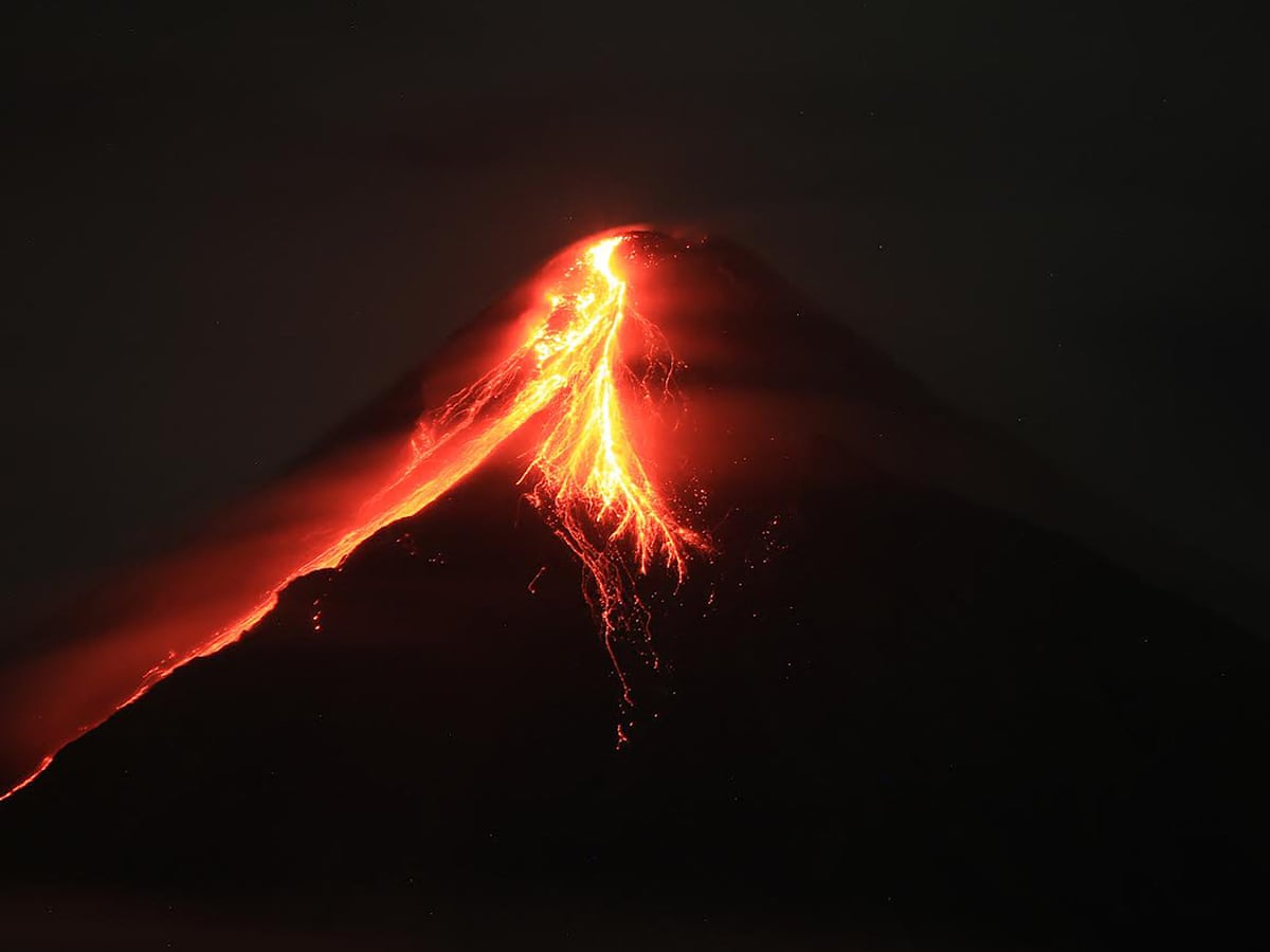 Philippines' Mayon volcano spews lava as thousands told to prepare to flee | Philippines | The Guardian