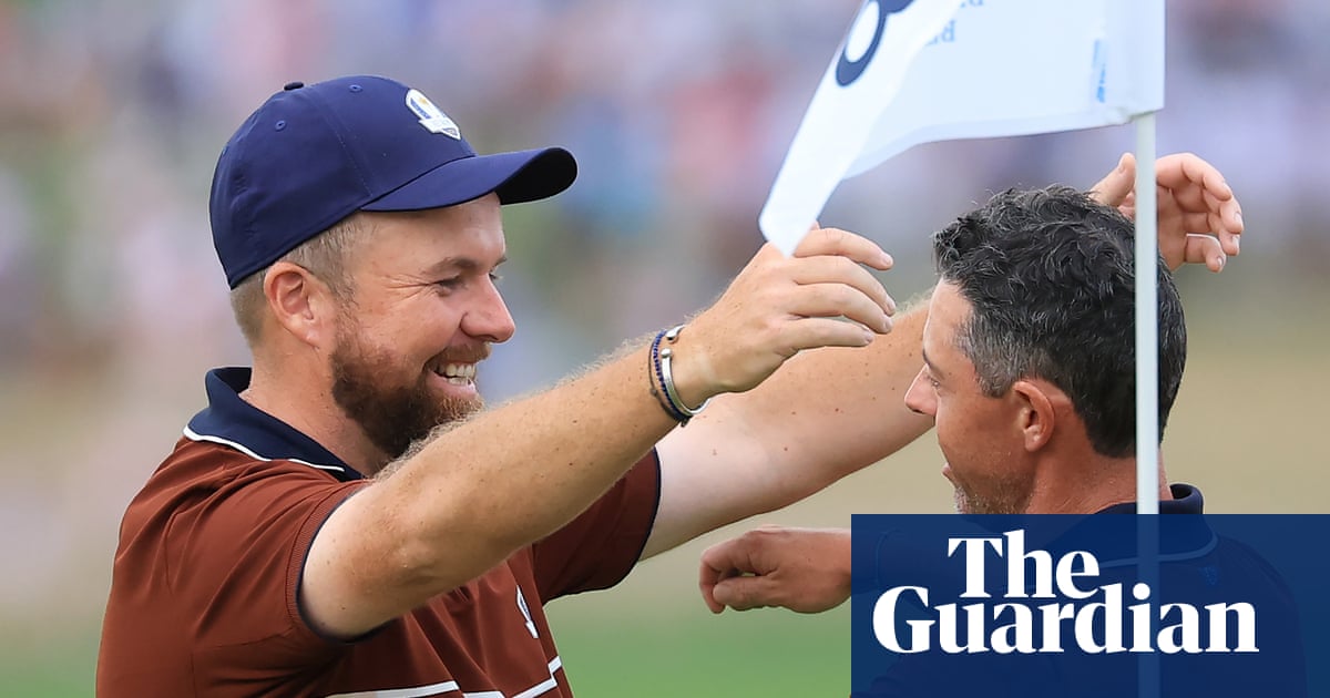 Europe seize initiative to take 11½-4½ lead over USA into Ryder Cup singles
