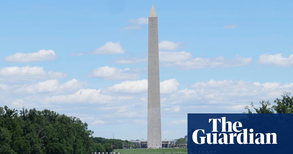 Workers racing to turn reflecting pool blue for Trump may be at risk, union warns