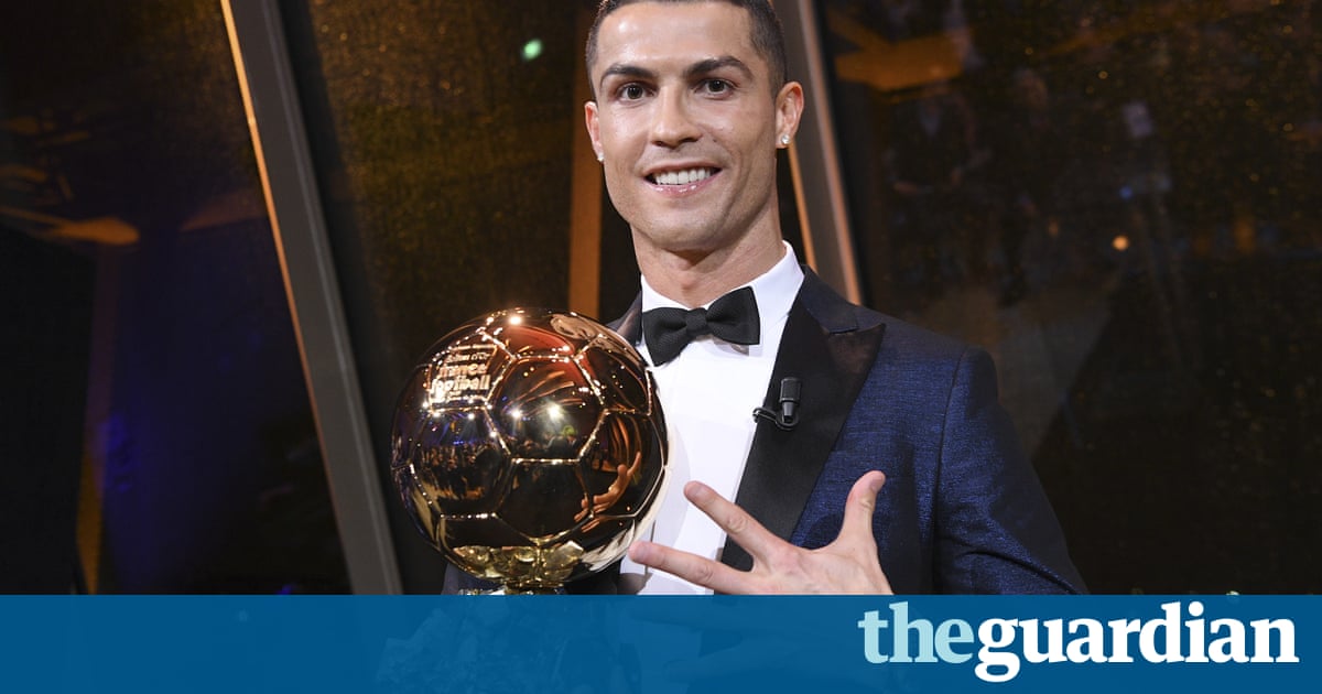 A Real Madrid WhatsApp group that Him isn't part of